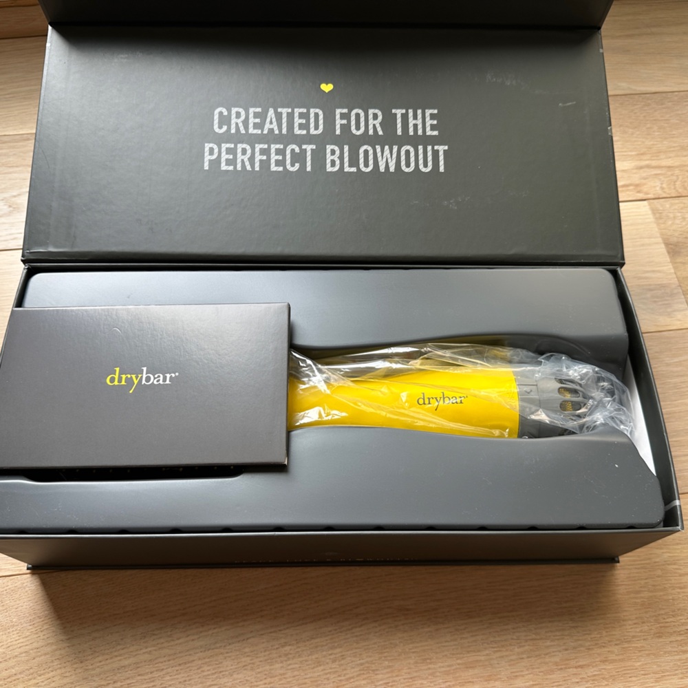 Drybar Double Shot blow dryer Hair brush - Picture 4 of 4